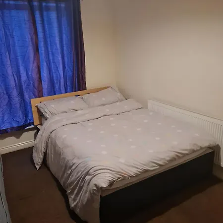 For Rent In City Guest house *