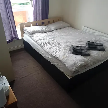 For Rent In City Guest house Waterford